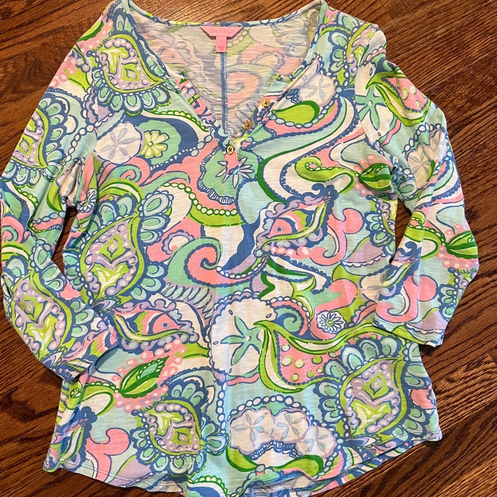 Lilly Pulitzer Women’s long sleeve top. Size L